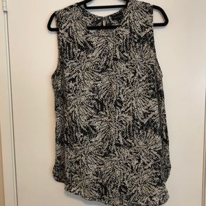 Printed black and white shell